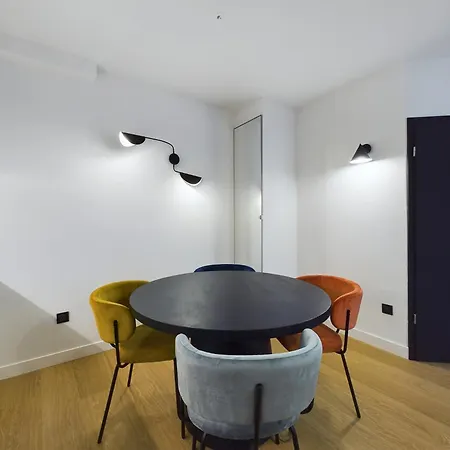 Loft Neuf Derriere La Cathedrale Апартаменты *